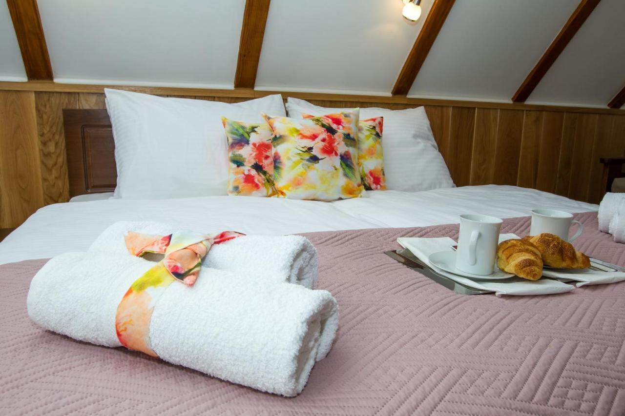 B&B Lady Of The Lake Jezerce Exterior foto